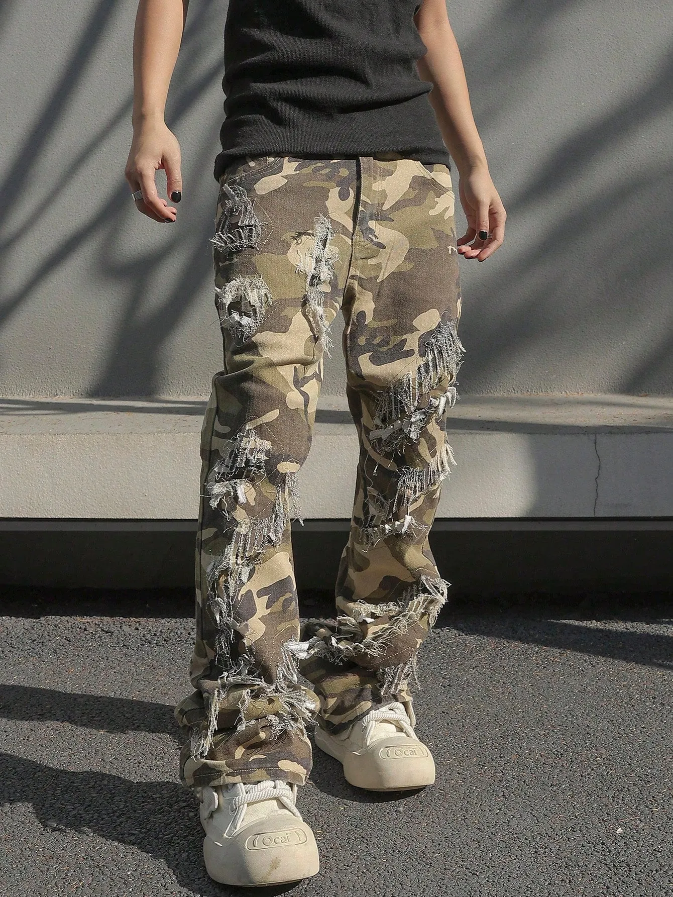 Men's Ripped Frayed Drip  Jeans